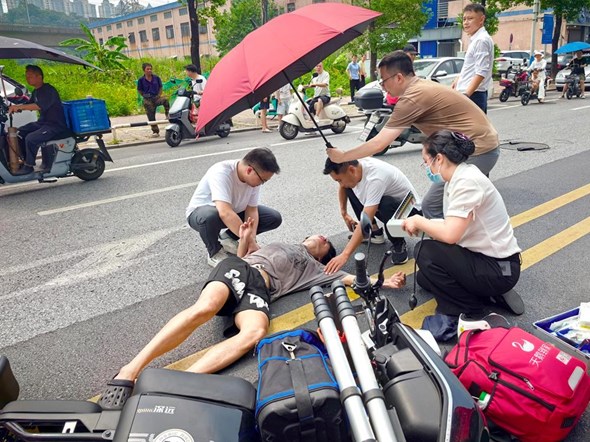 “医路光影·看见温度”主题摄影比赛优秀奖代表作品