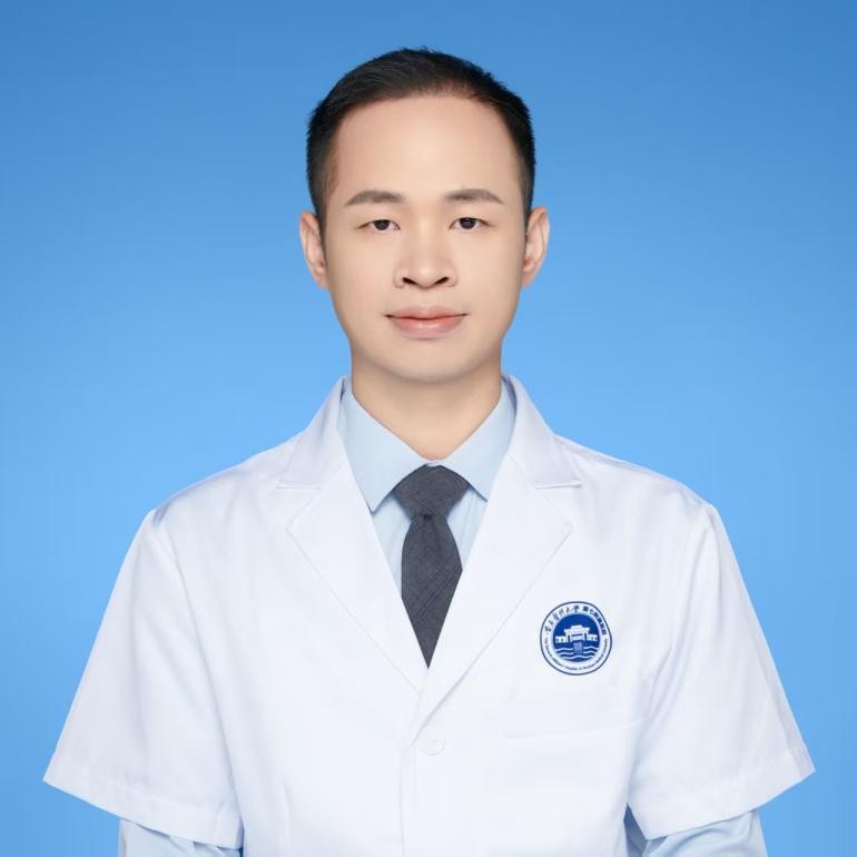  医师 谢嘉华　